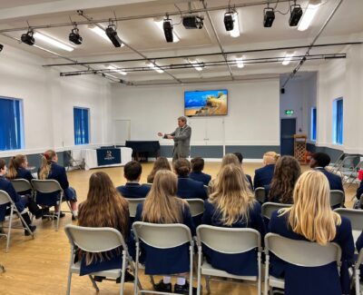 MP Kit Malthouse talking to students at Rookwood School